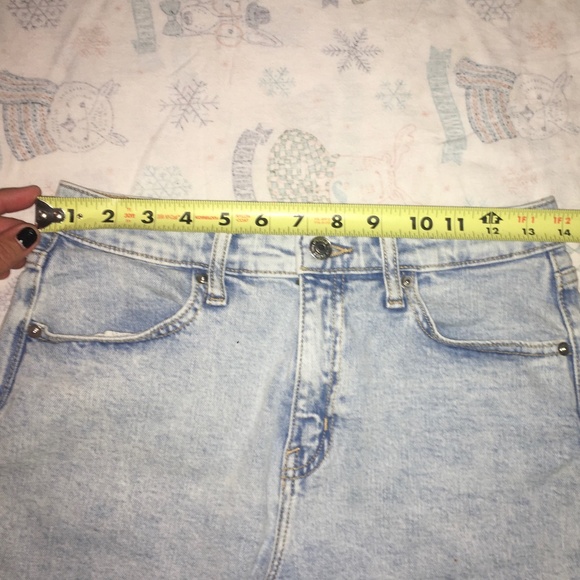 Highest Rise Mom Jean Shorts - Picture 7 of 7
